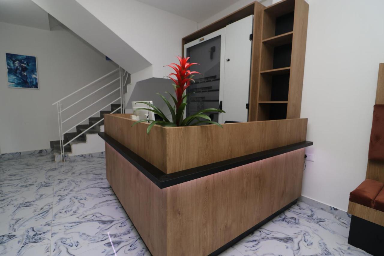 Heming-Way Hotel Dıraç Dış mekan fotoğraf